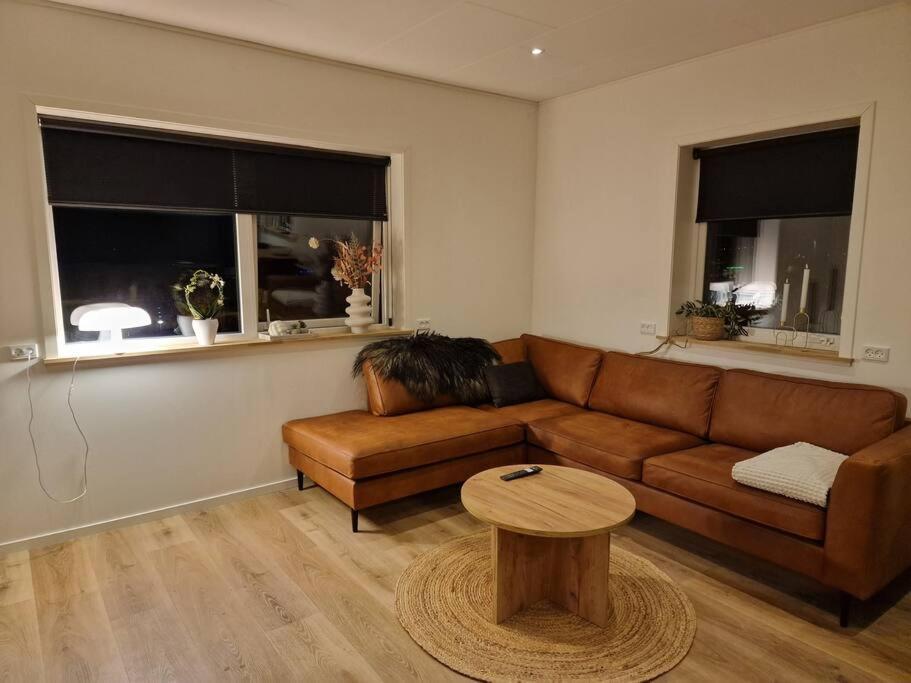 New Flat With Hot Tub - No3 Leilighet Oyndarfjordur Eksteriør bilde